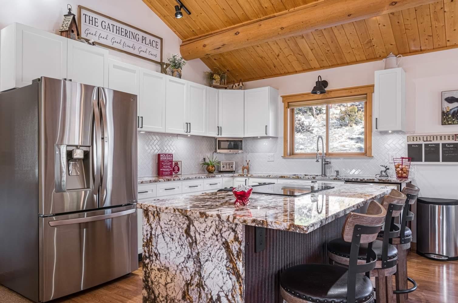 Kitchen Cabinets & Countertops
